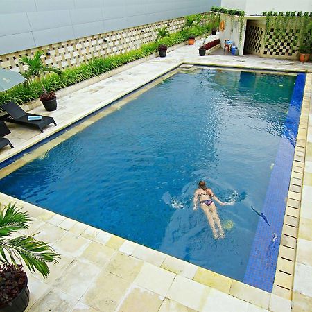 Premier Basko Hotel Padang  Exterior photo