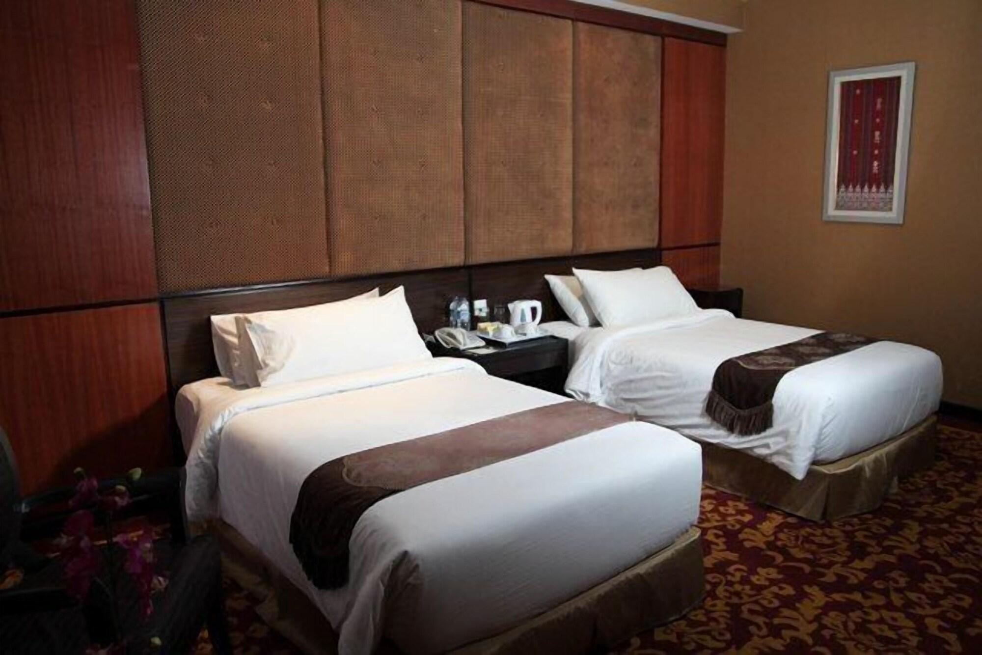 Premier Basko Hotel Padang  Exterior photo