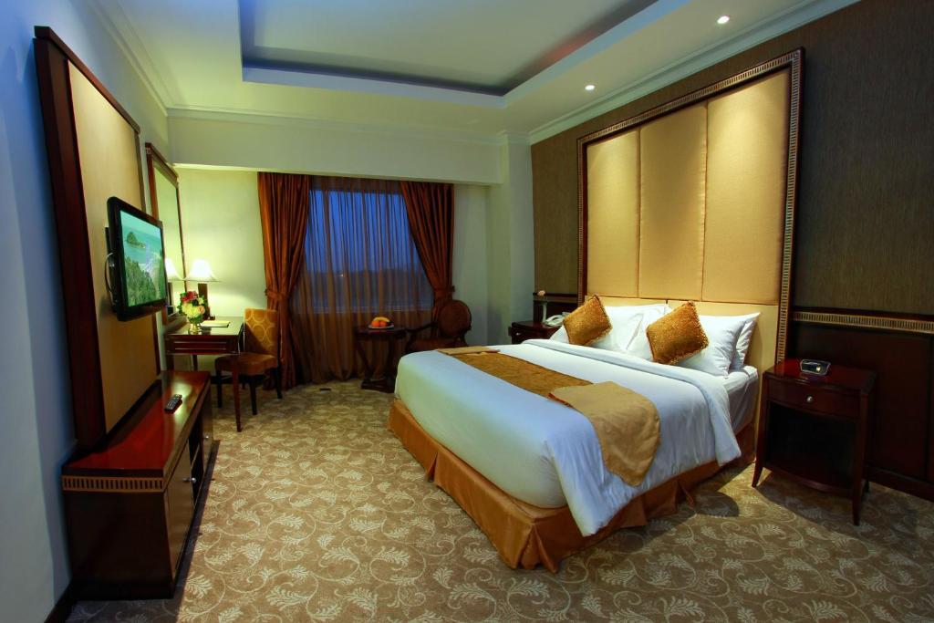 Premier Basko Hotel Padang  Room photo